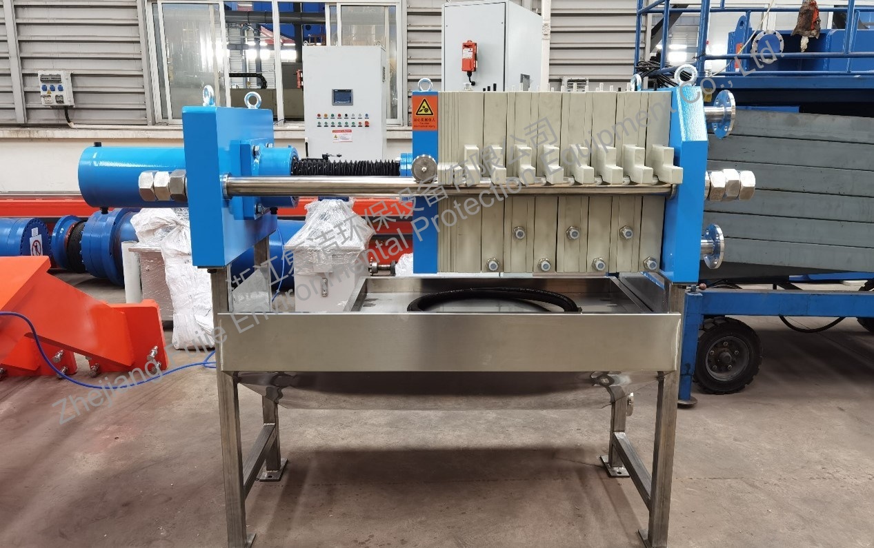 Filtre-presse à plaques et cadres