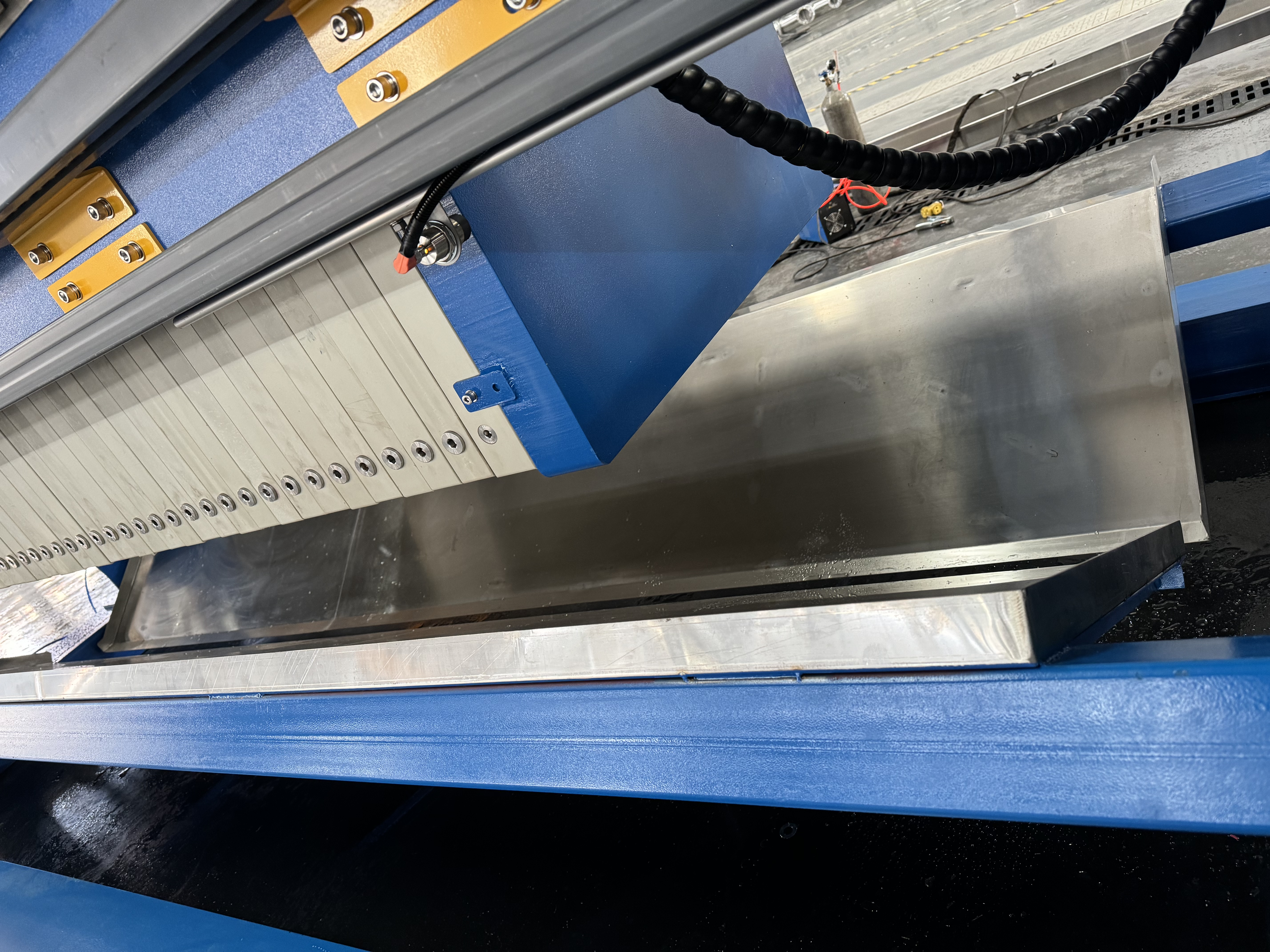 Press de filtre CGR avec un périphérique de plateau à goutte automatique